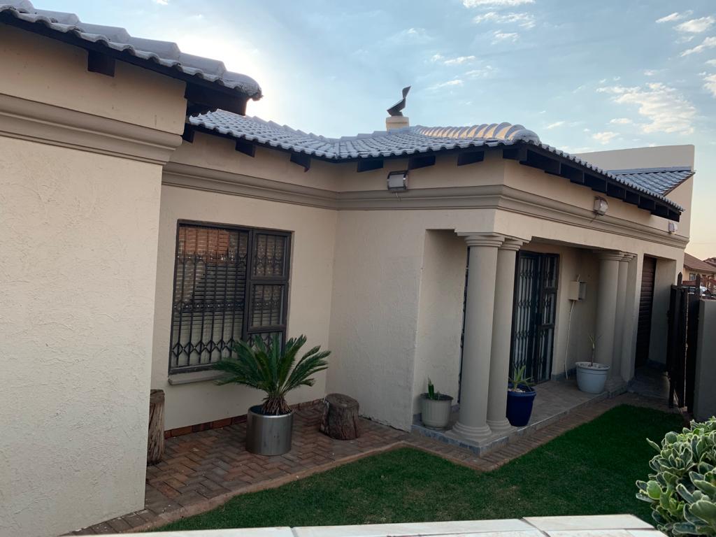 WhatsApp Image 2022-12-14 at 16.58.04 (1)